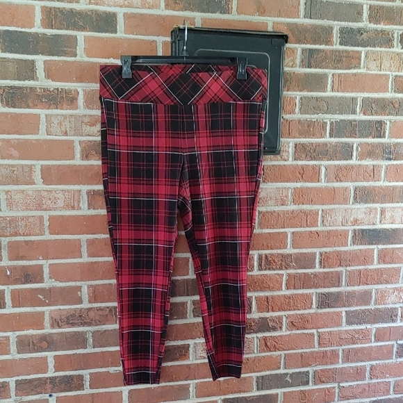 Torrid Red and Black Plaid Pixie Luxe Studio High Rise Pants Size 2X - Picture 1 of 8